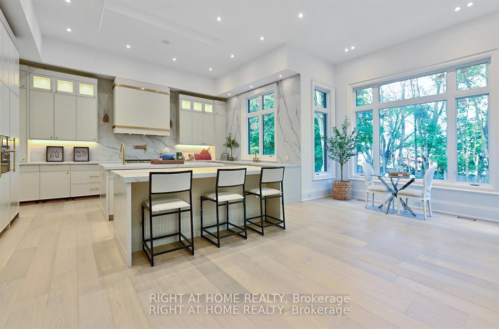 Photo 9 of 27 Hurlingham Crescent, North York, Banbury-Don Mills — HOMEH