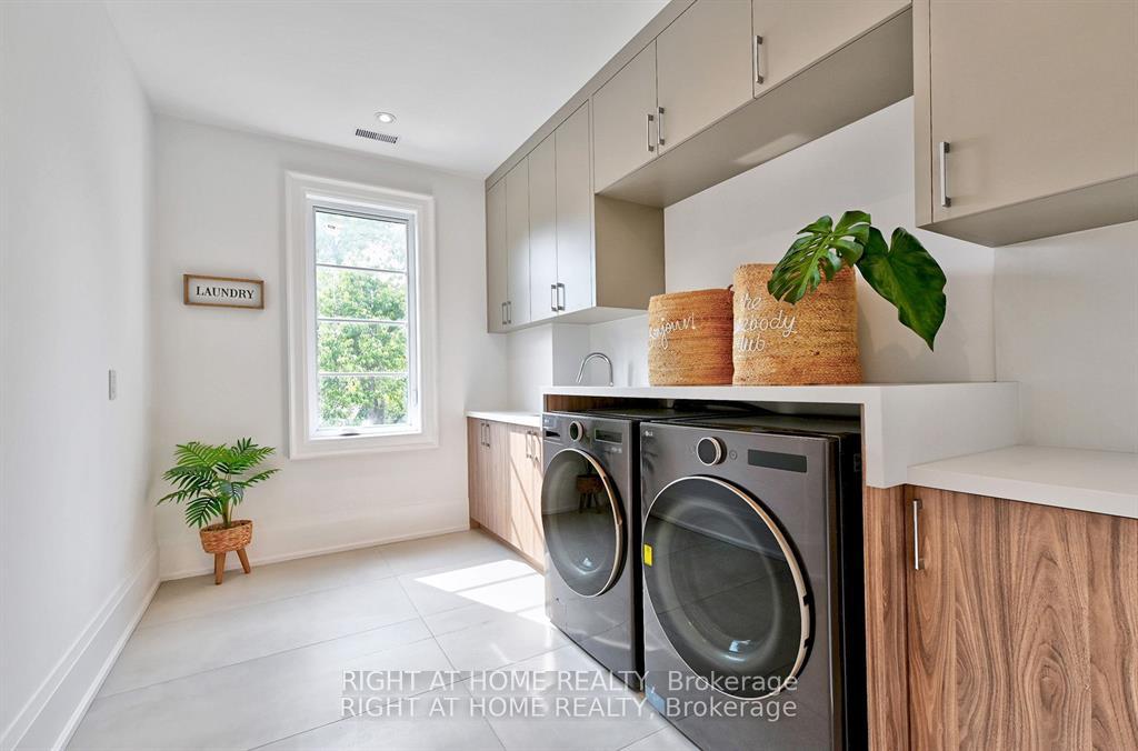 Photo 24 of 27 Hurlingham Crescent, North York, Banbury-Don Mills — HOMEH