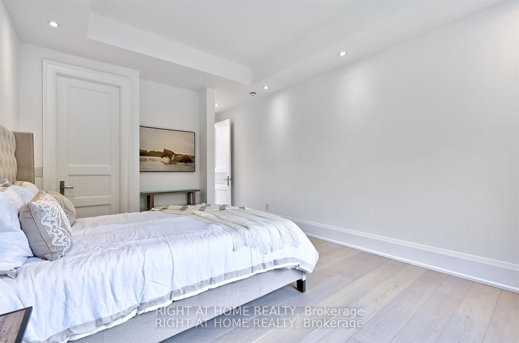 Photo 34 of 27 Hurlingham Crescent, North York, Banbury-Don Mills — HOMEH