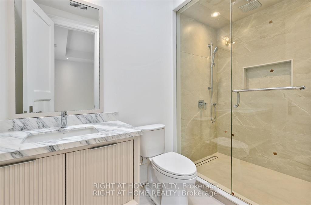Photo 35 of 27 Hurlingham Crescent, North York, Banbury-Don Mills — HOMEH
