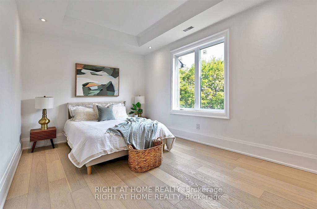 Photo 36 of 27 Hurlingham Crescent, North York, Banbury-Don Mills — HOMEH