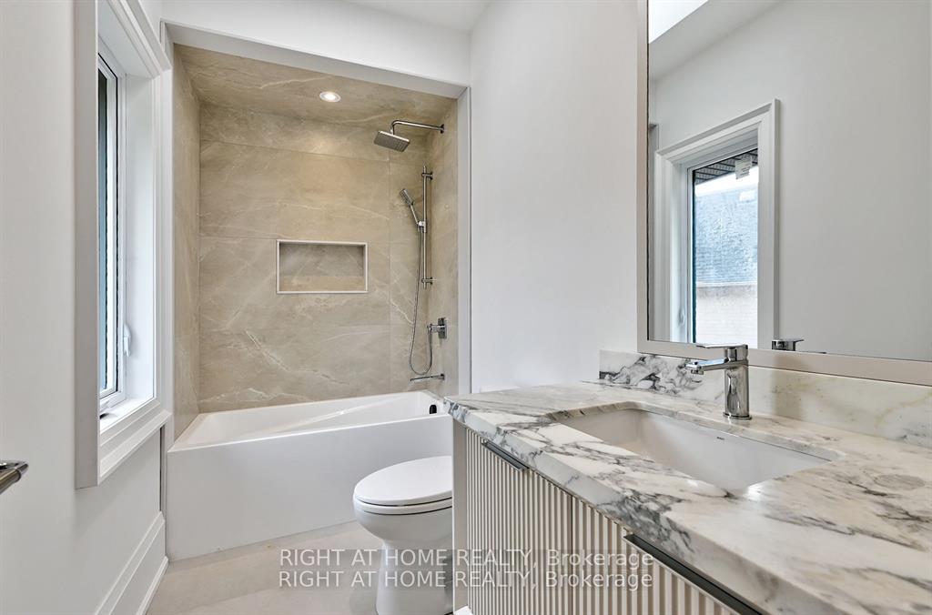 Photo 37 of 27 Hurlingham Crescent, North York, Banbury-Don Mills — HOMEH