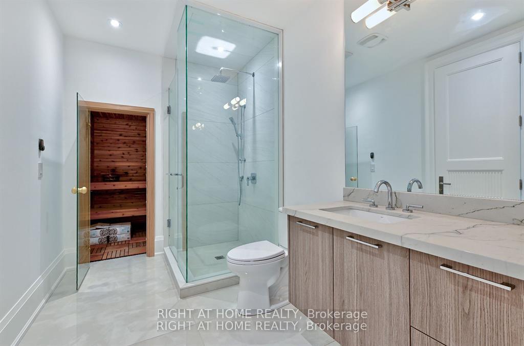 Photo 44 of 27 Hurlingham Crescent, North York, Banbury-Don Mills — HOMEH