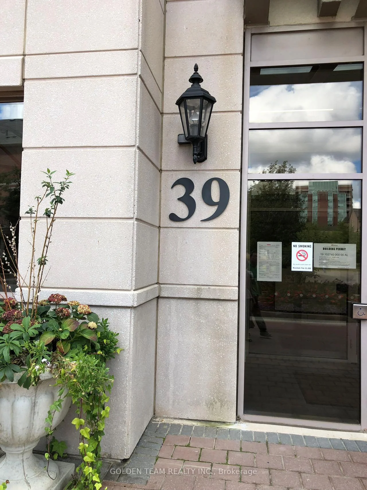 Photo 2 of Unit Lph15, 39 Galleria Parkway, Markham, Commerce Valley — HOMEH