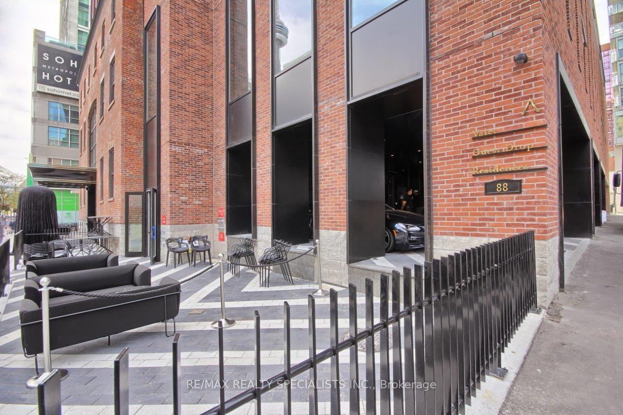 Photo 3 of Unit 1101, 88 Blue Jays Way, Toronto, Waterfront Communities — HOMEH