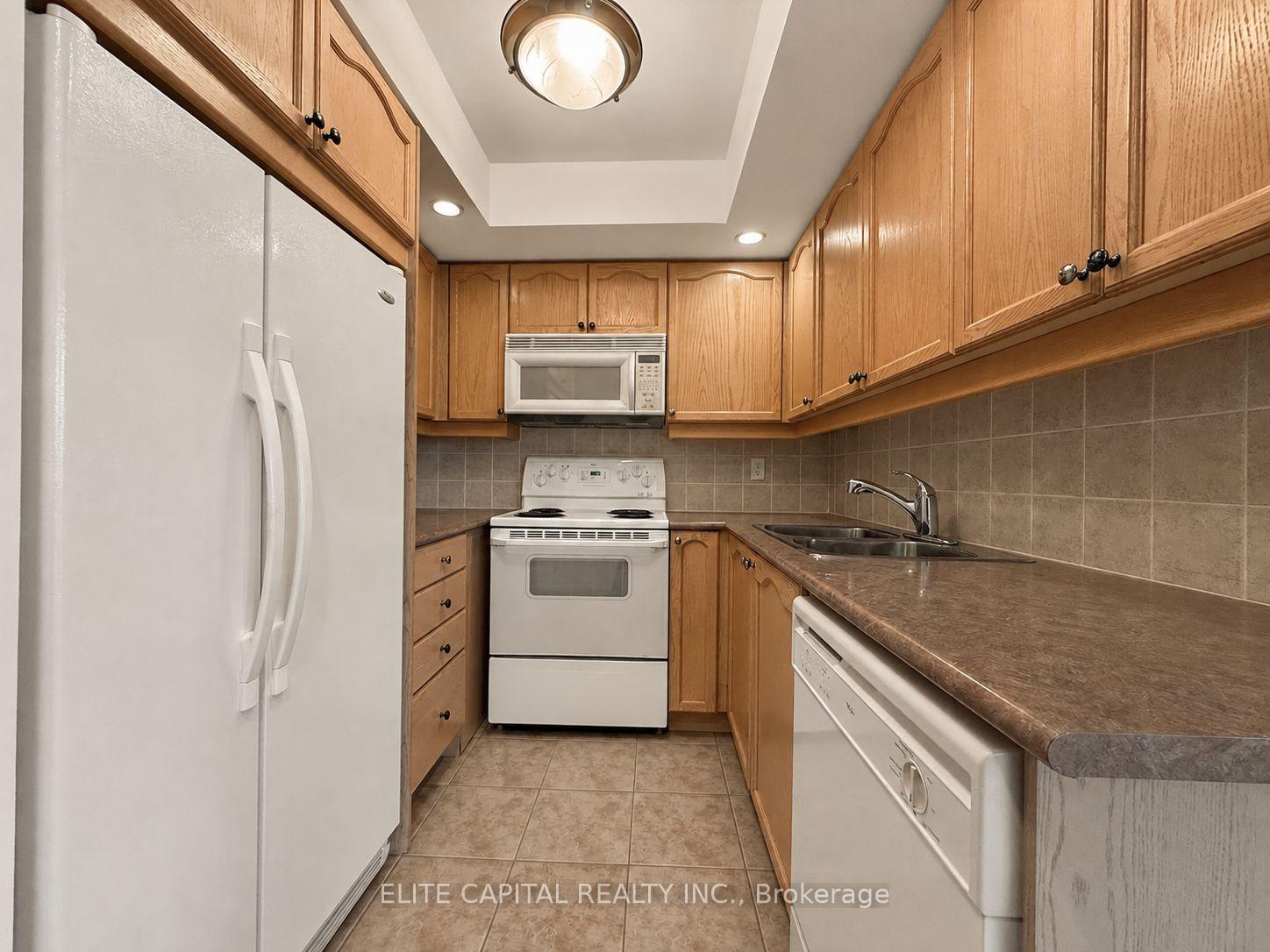 Photo 6 of Unit 2018, 15 Northtown Way, North York, Willowdale East — HOMEH