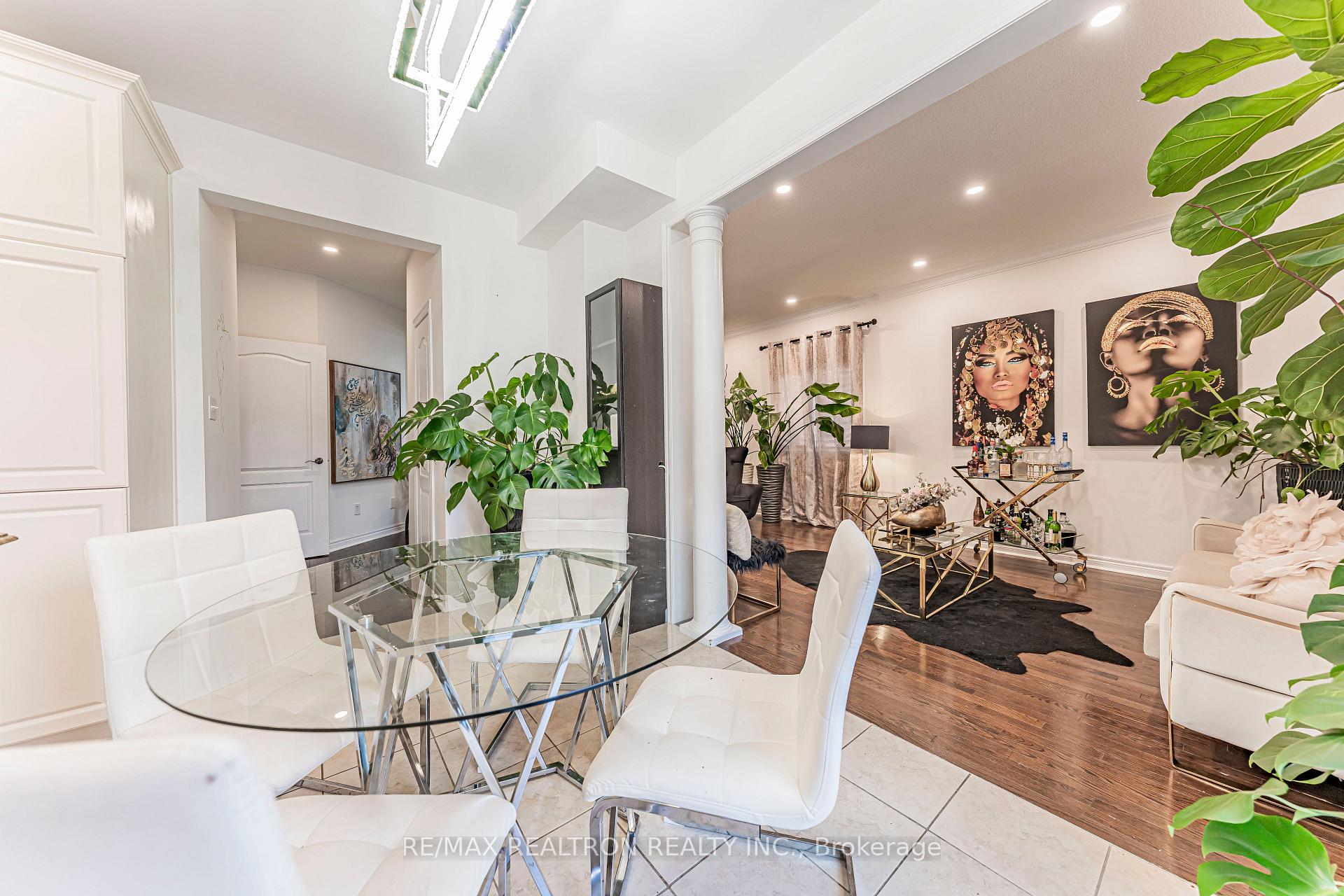 Photo 6 of 388 Kwapis Boulevard, Newmarket, Woodland Hill — HOMEH