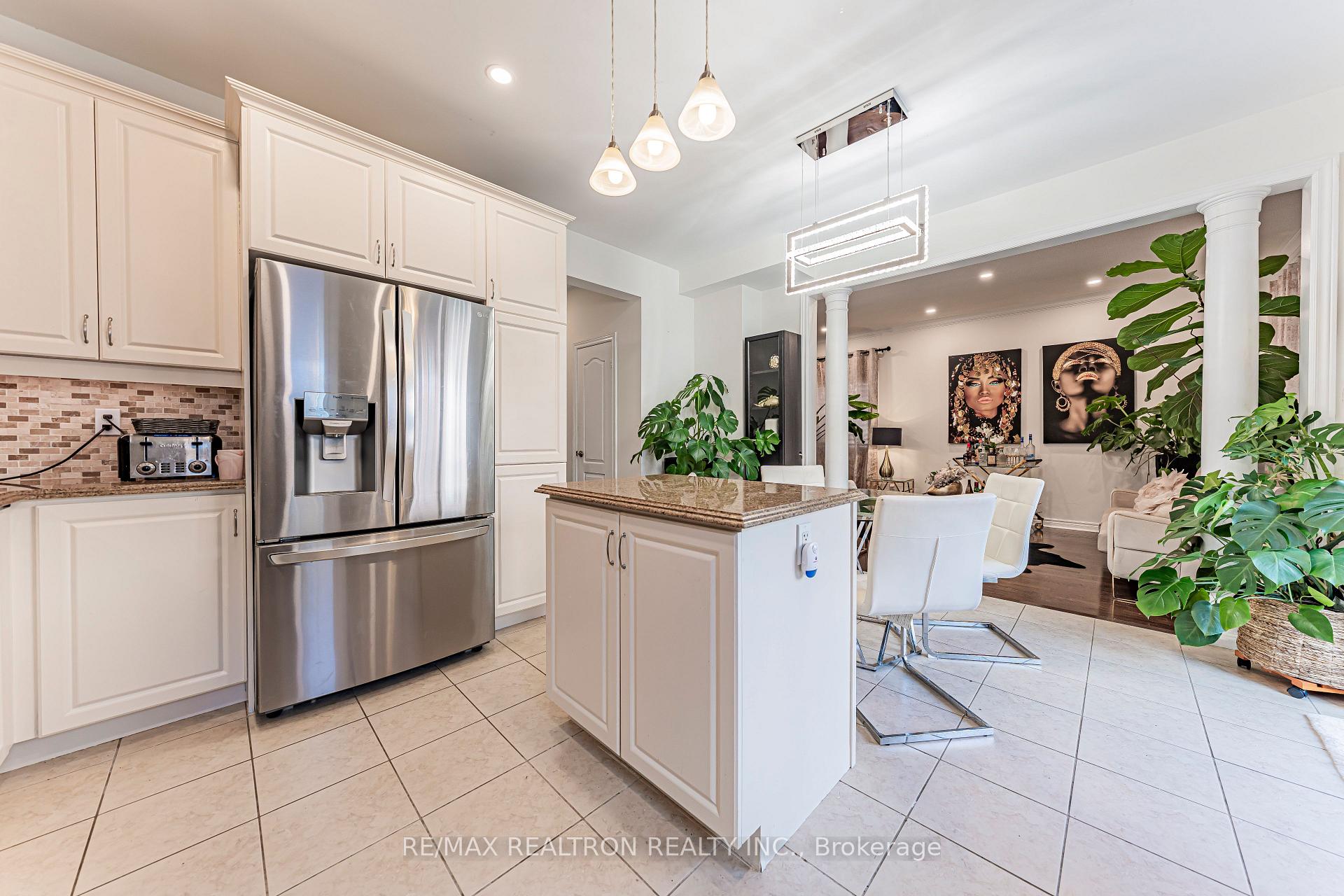 Photo 7 of 388 Kwapis Boulevard, Newmarket, Woodland Hill — HOMEH
