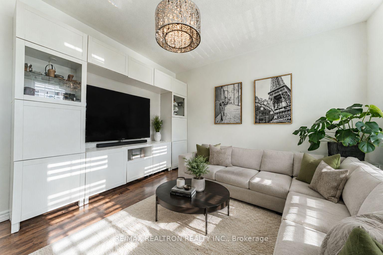 Photo 12 of 388 Kwapis Boulevard, Newmarket, Woodland Hill — HOMEH