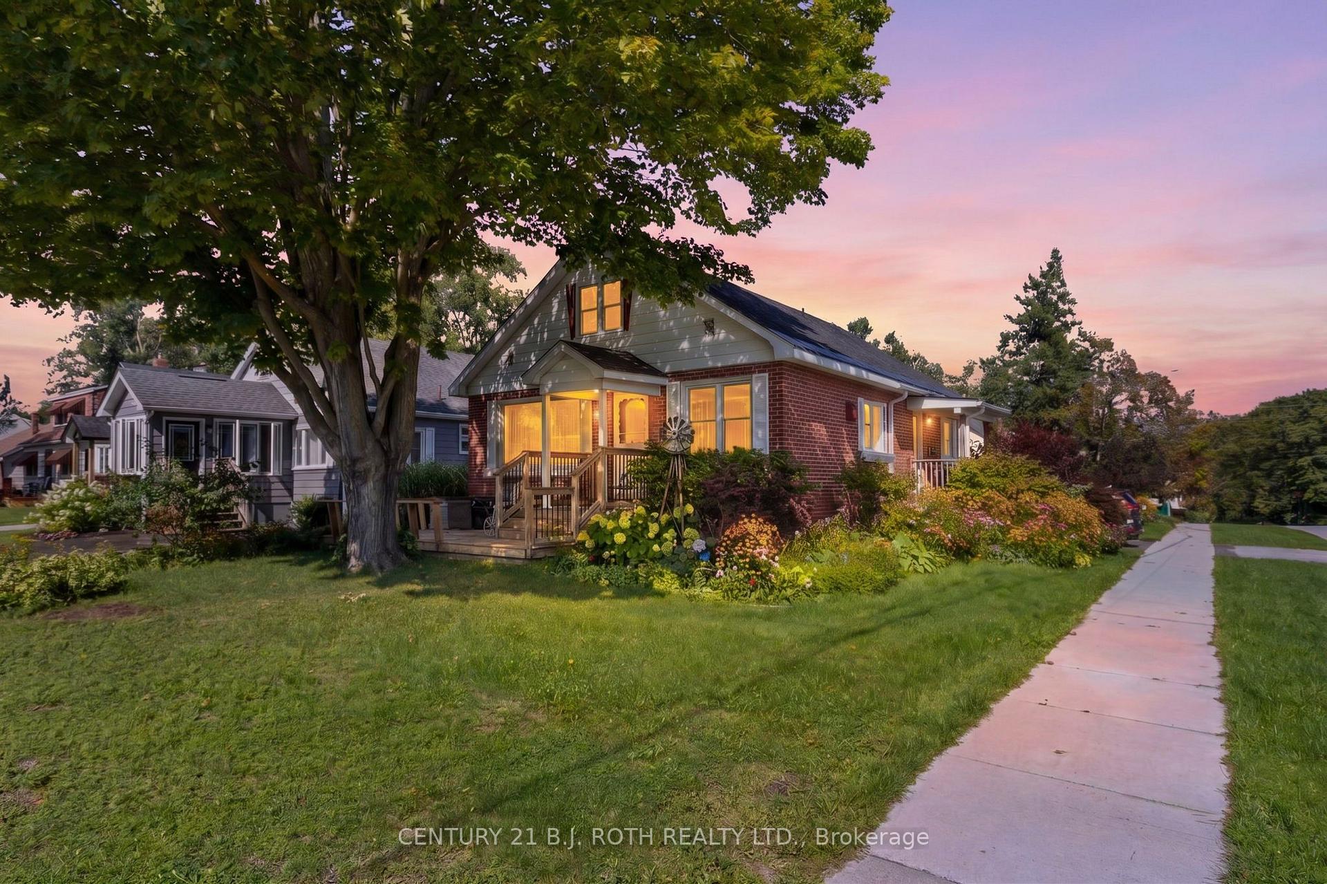 Photo of 328 Colborne Street W