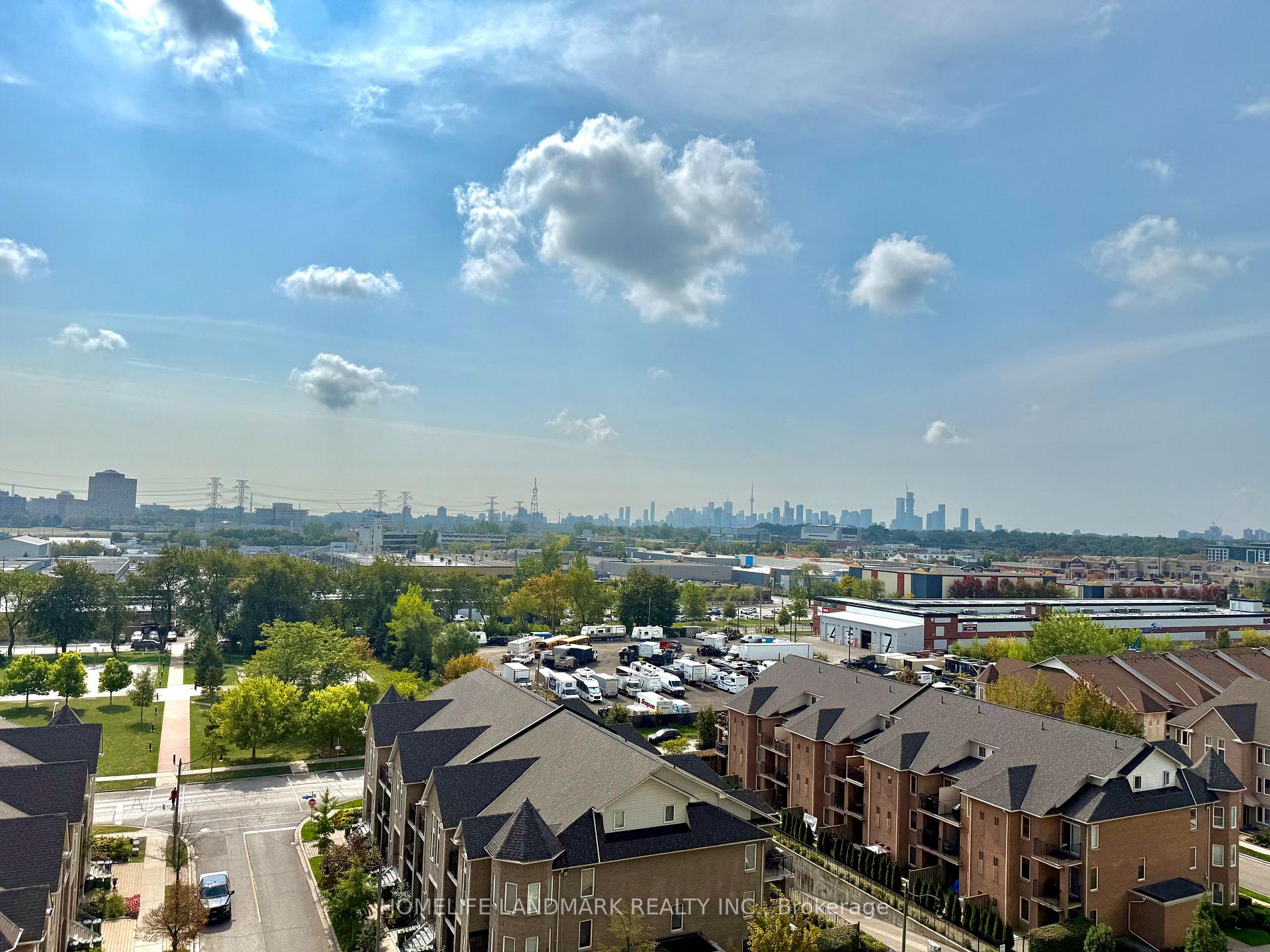 Photo 12 of Unit 901, 35 Brian Peck Crescent, Toronto, Thorncliffe Park — HOMEH