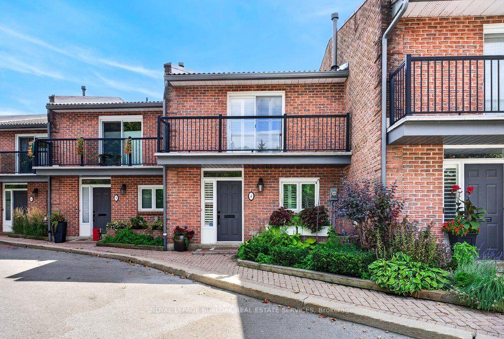 Photo 2 of Unit 4, 2136 Old Lakeshore Road, Burlington, Brant — HOMEH