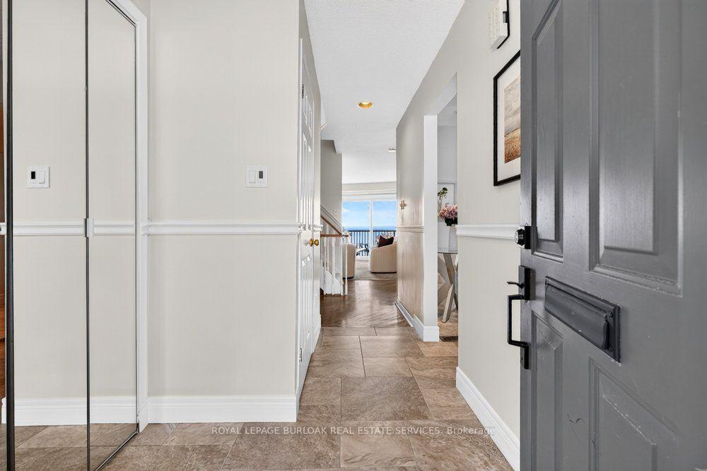 Photo 3 of Unit 4, 2136 Old Lakeshore Road, Burlington, Brant — HOMEH