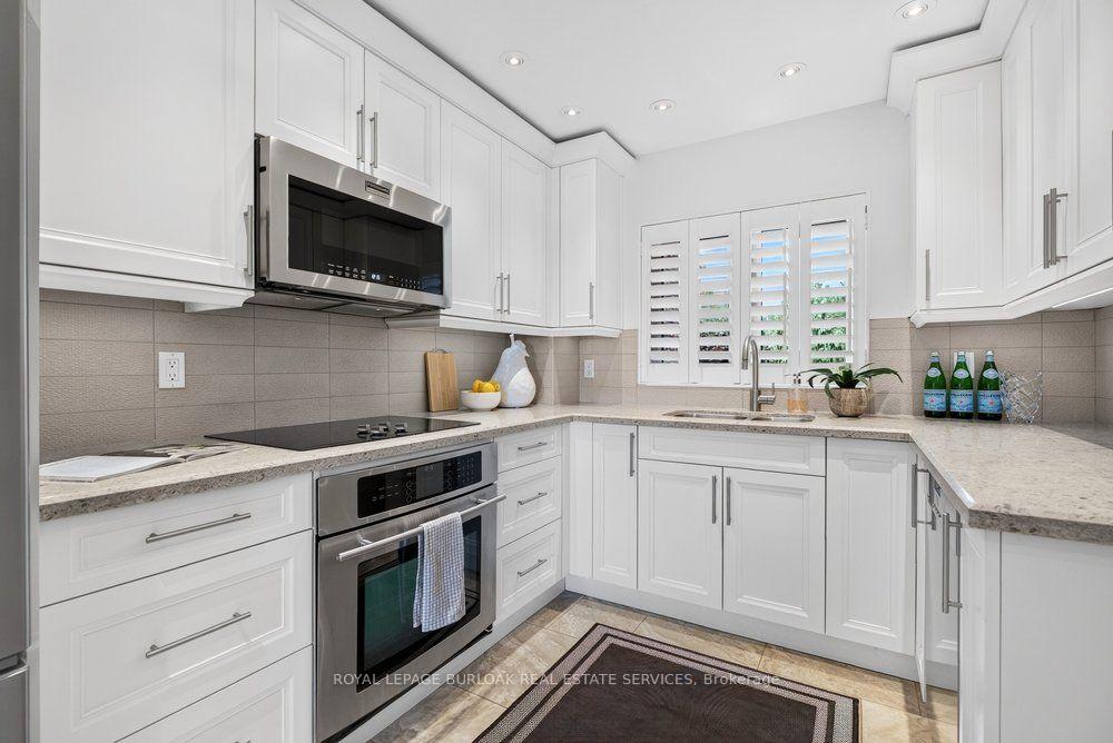 Photo 10 of Unit 4, 2136 Old Lakeshore Road, Burlington, Brant — HOMEH