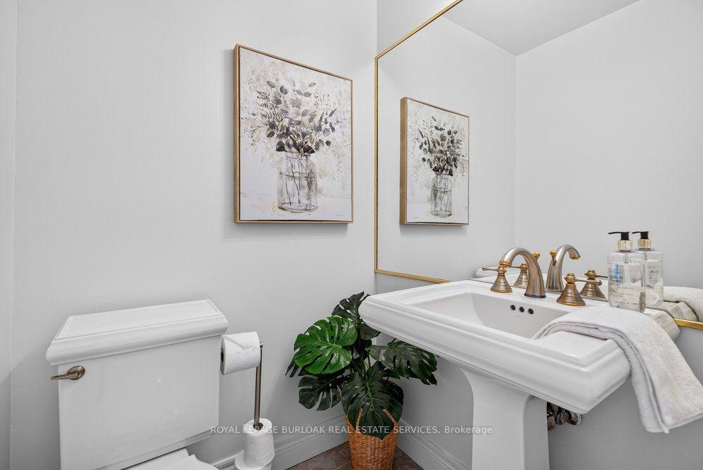 Photo 12 of Unit 4, 2136 Old Lakeshore Road, Burlington, Brant — HOMEH