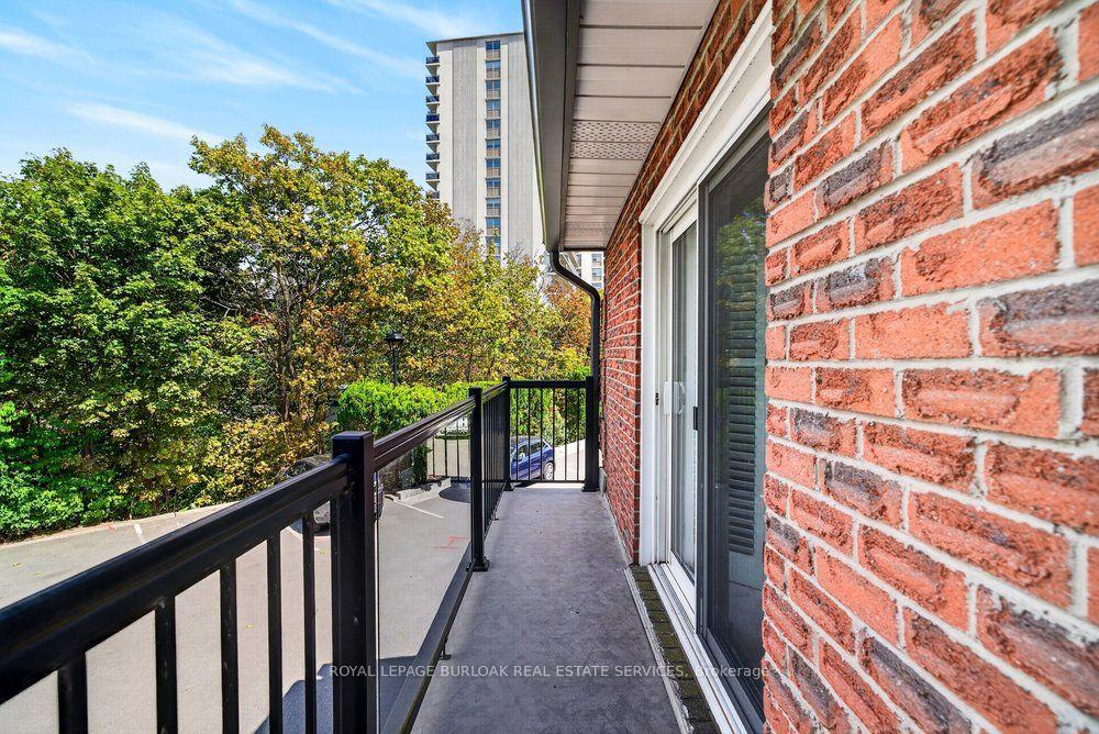 Photo 27 of Unit 4, 2136 Old Lakeshore Road, Burlington, Brant — HOMEH