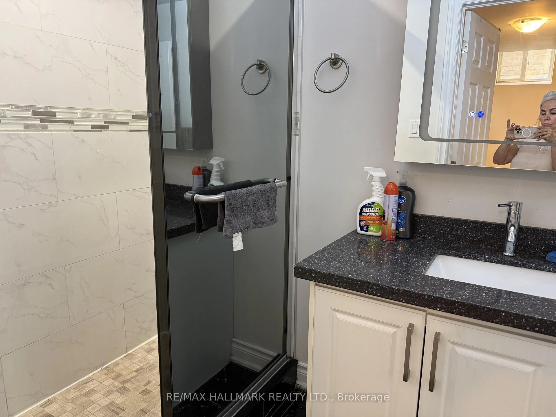 Photo 10 of 90 Black Maple Crescent, Vaughan, Maple — HOMEH