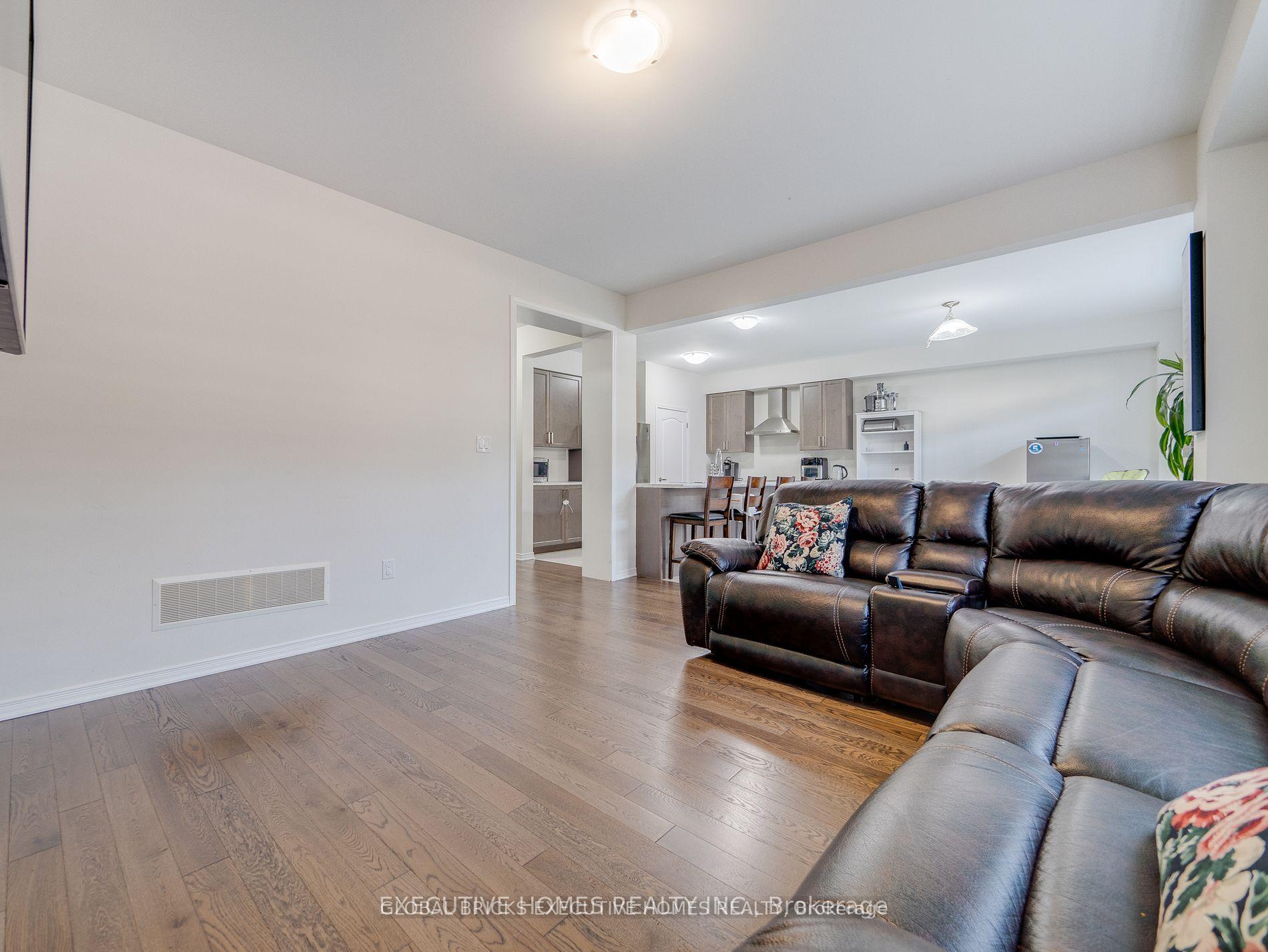 Photo 13 of 26 Lillian Way, Haldimand — HOMEH