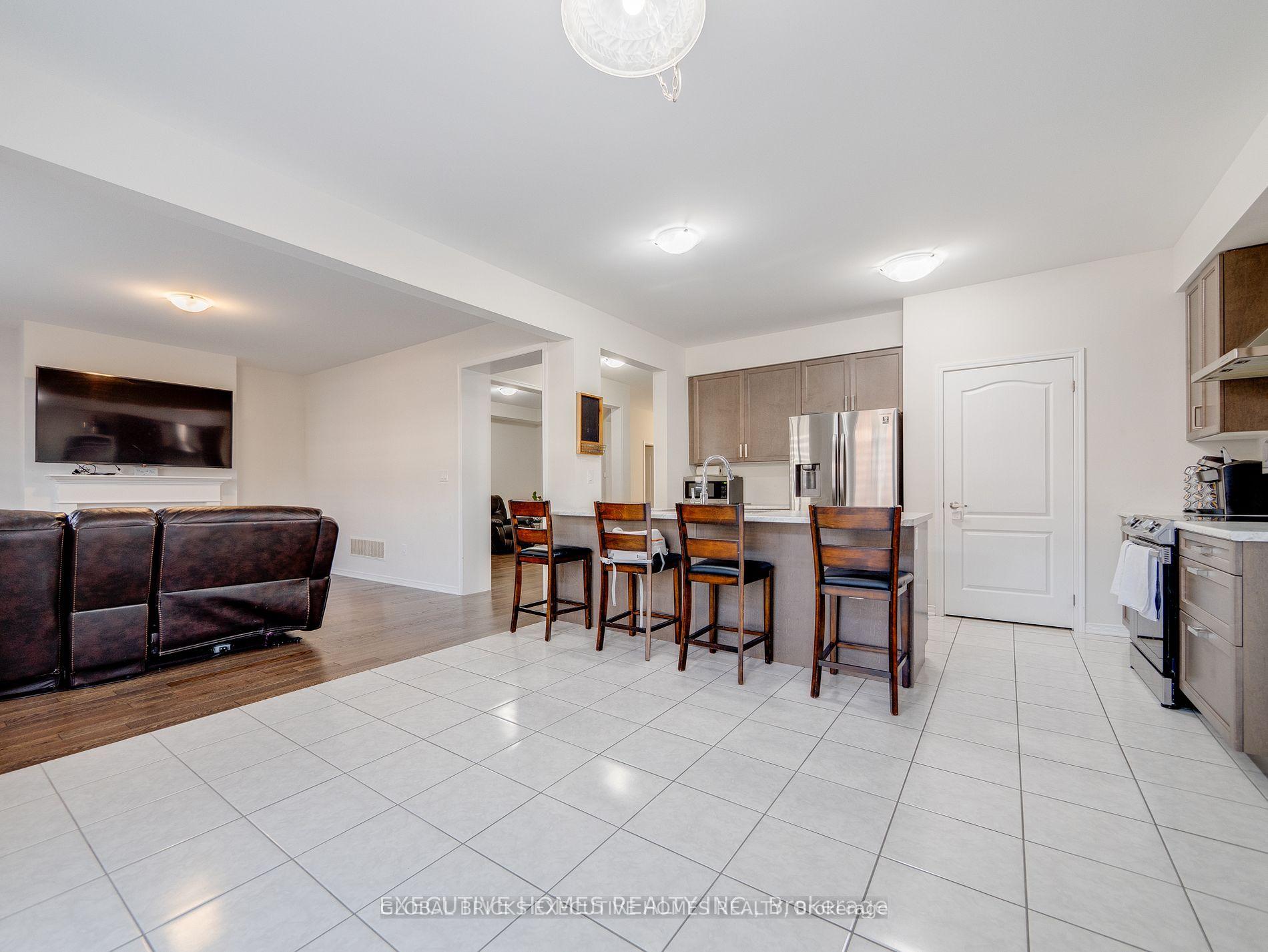 Photo 16 of 26 Lillian Way, Haldimand — HOMEH