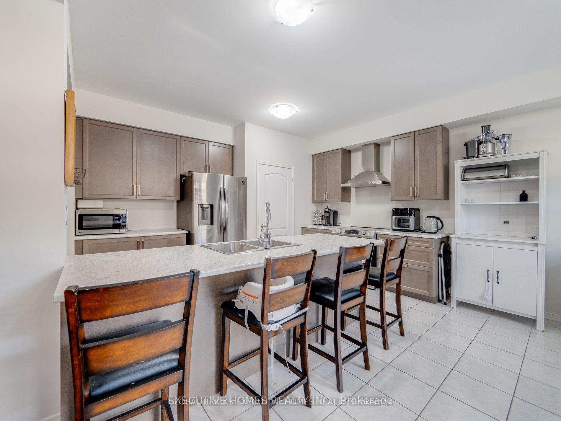 Photo 17 of 26 Lillian Way, Haldimand — HOMEH