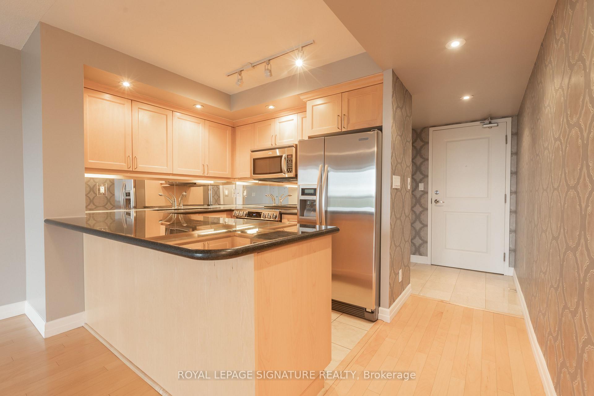 Photo 2 of Unit 1208, 900 Mount Pleasant Road, Toronto, Mount Pleasant West — HOMEH