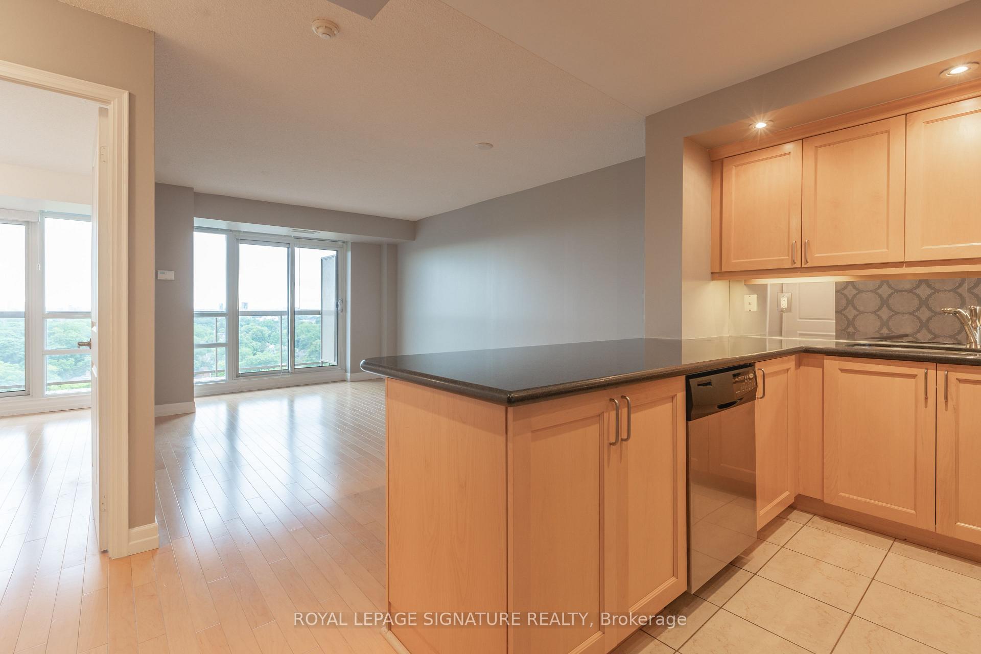 Photo 3 of Unit 1208, 900 Mount Pleasant Road, Toronto, Mount Pleasant West — HOMEH
