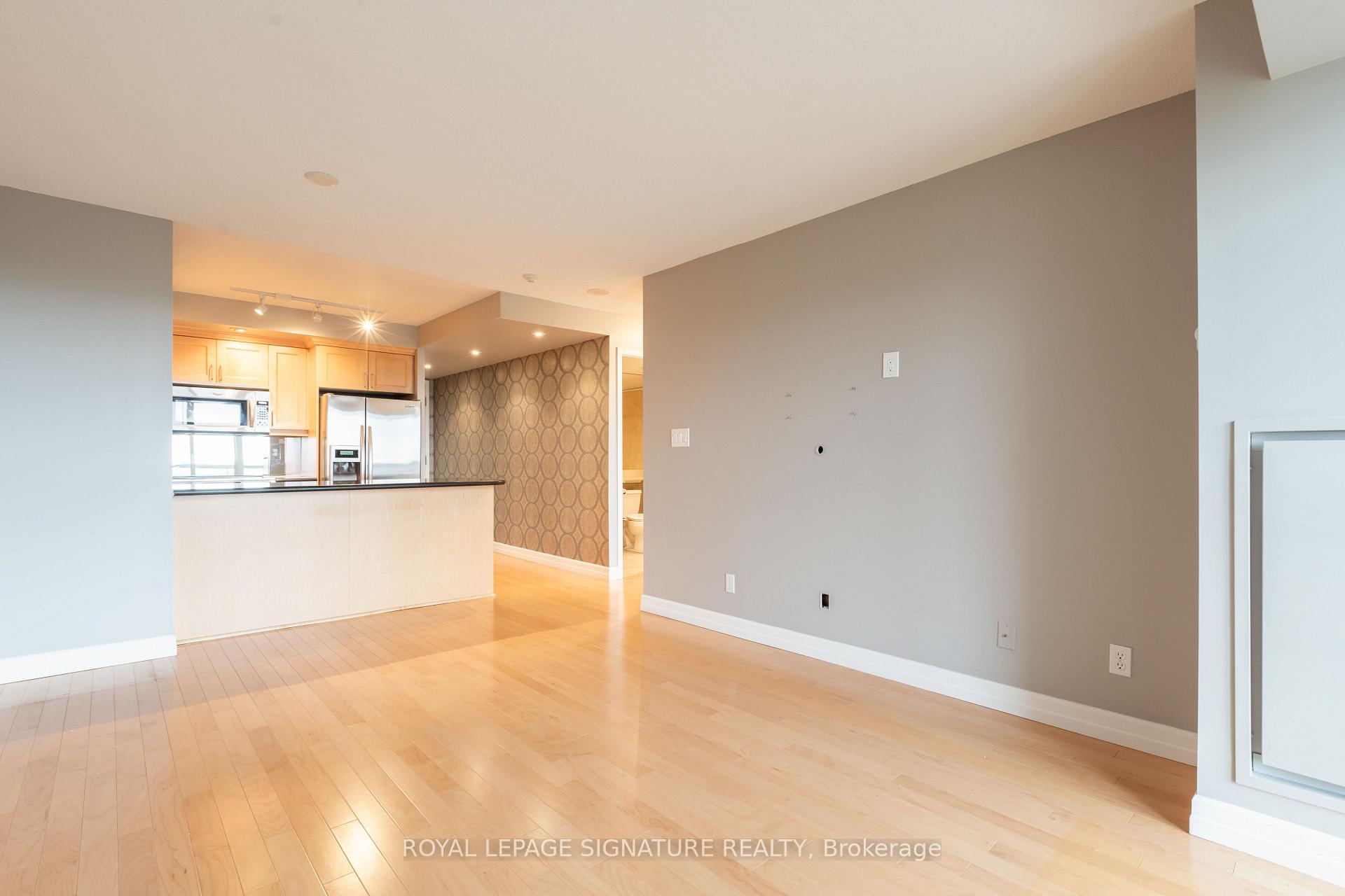 Photo 5 of Unit 1208, 900 Mount Pleasant Road, Toronto, Mount Pleasant West — HOMEH