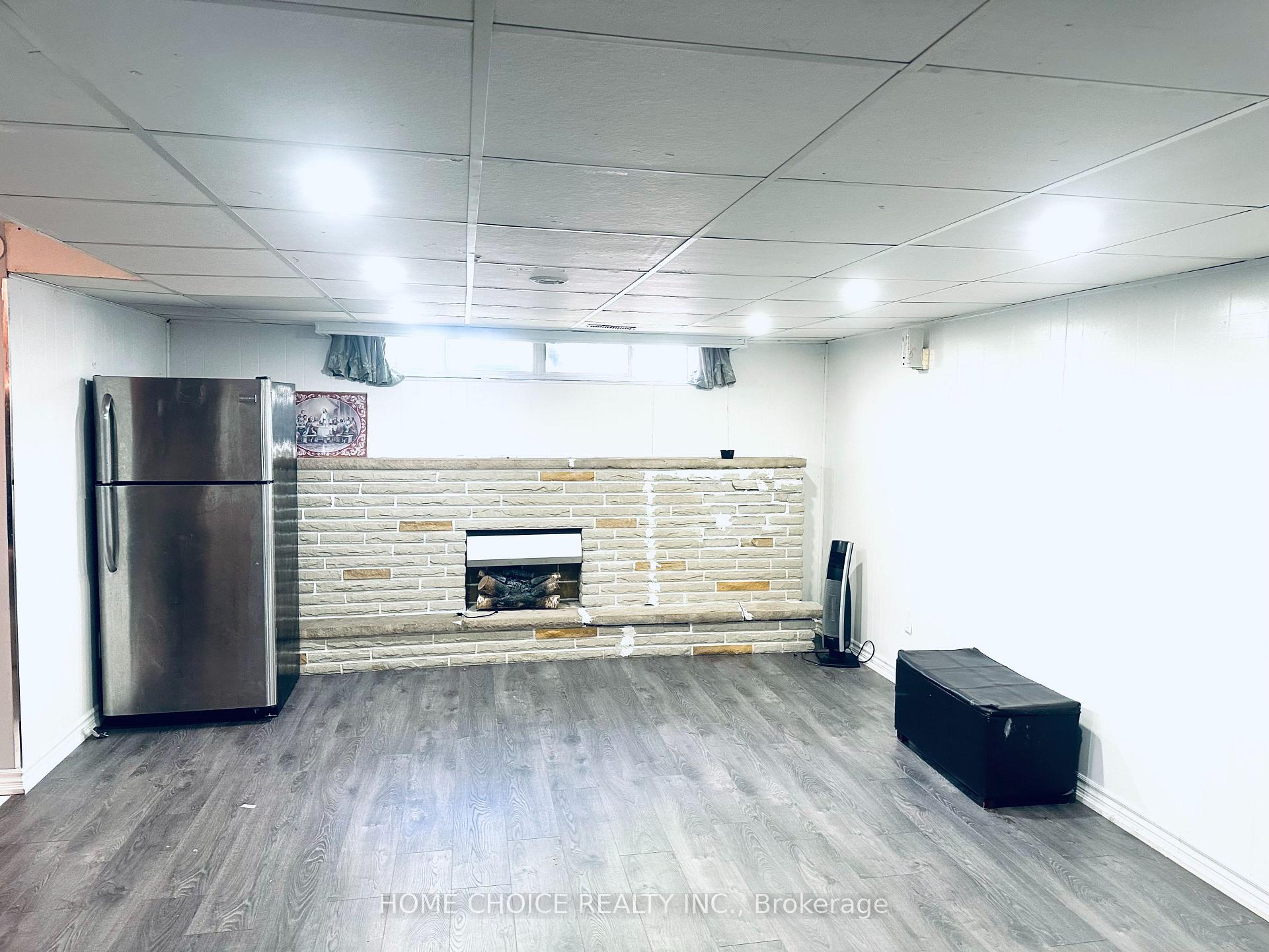 Photo 5 of Unit lower level, 130 Earnscliffe Circle, Brampton, Southgate — HOMEH