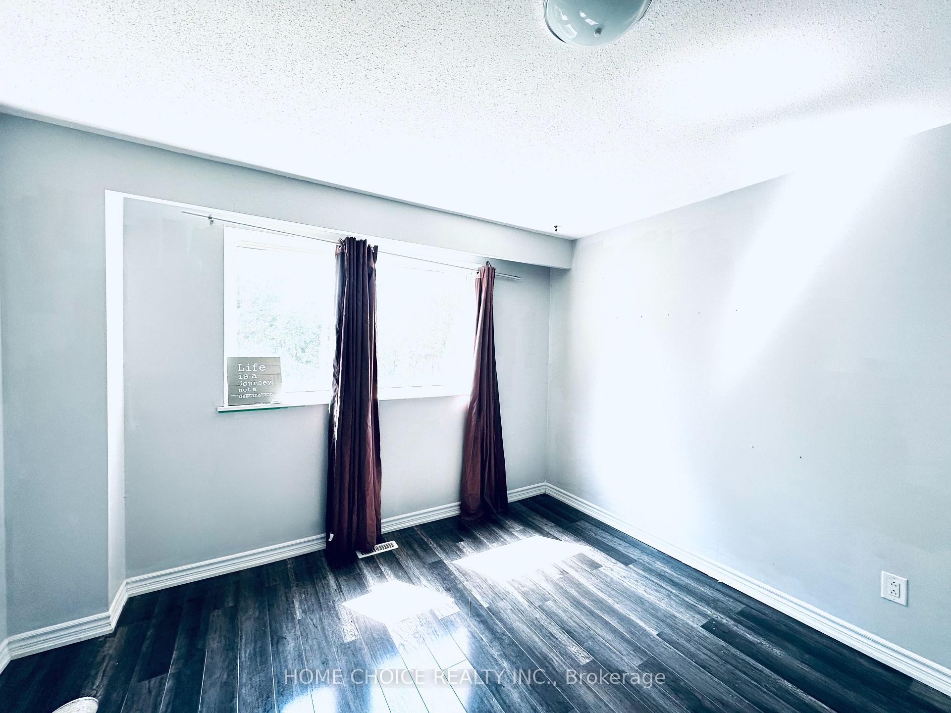 Photo 7 of Unit lower level, 130 Earnscliffe Circle, Brampton, Southgate — HOMEH