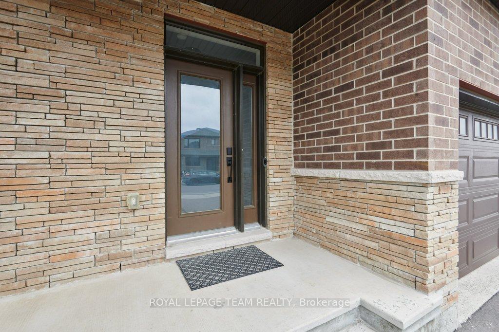 Photo 5 of 784 Cappamore Drive, Ottawa, Barrhaven - Half Moon Bay — HOMEH