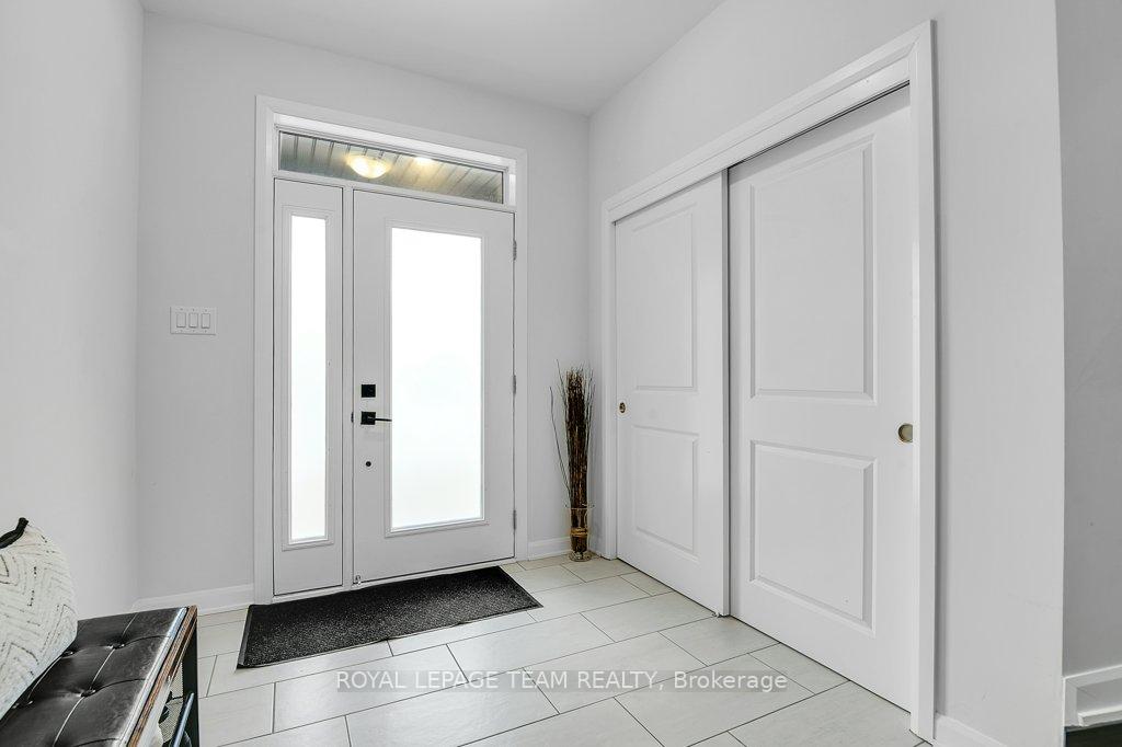 Photo 6 of 784 Cappamore Drive, Ottawa, Barrhaven - Half Moon Bay — HOMEH