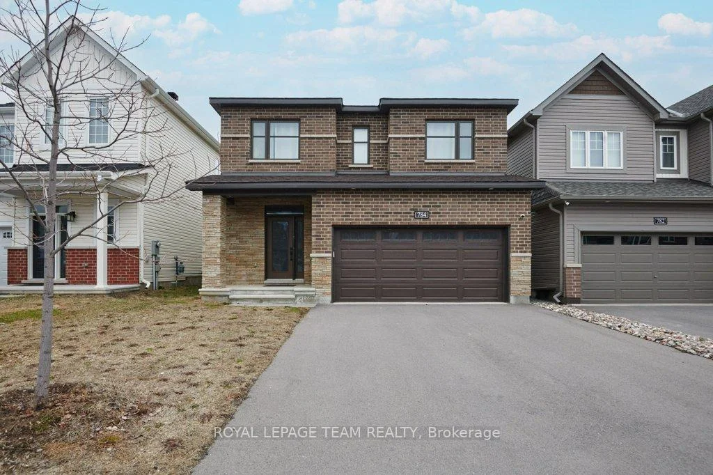 Photo 3 of 784 Cappamore Drive, Ottawa, Barrhaven - Half Moon Bay — HOMEH
