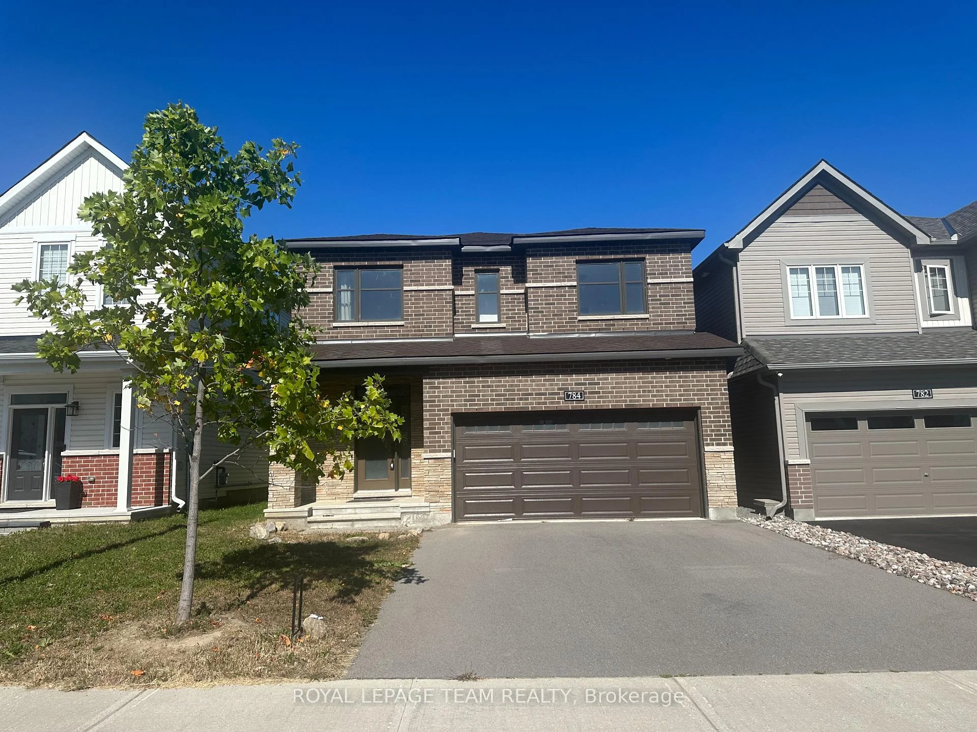 Photo 4 of 784 Cappamore Drive, Ottawa, Barrhaven - Half Moon Bay — HOMEH