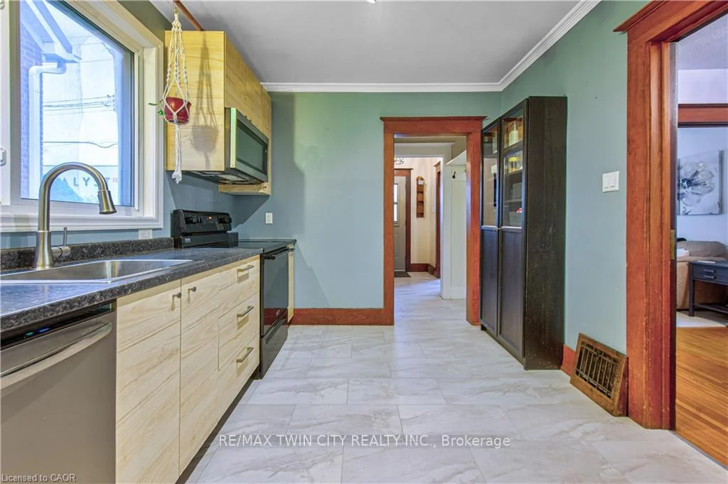 Photo 30 of 156 Glasgow Street, Kitchener, KW Hospital — HOMEH