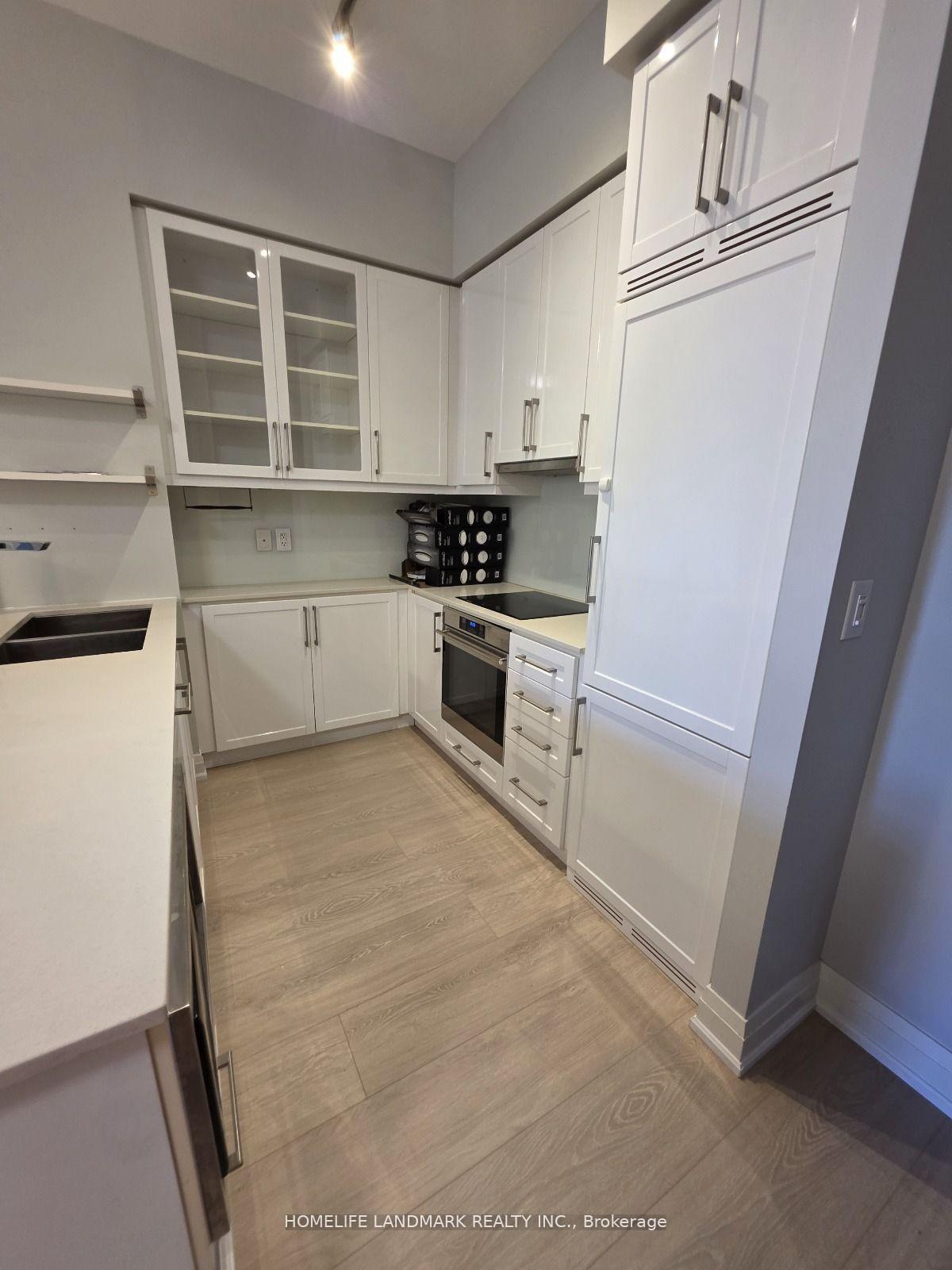 Photo 5 of Unit 116, 21 Clairtrell Road, North York, Willowdale East — HOMEH