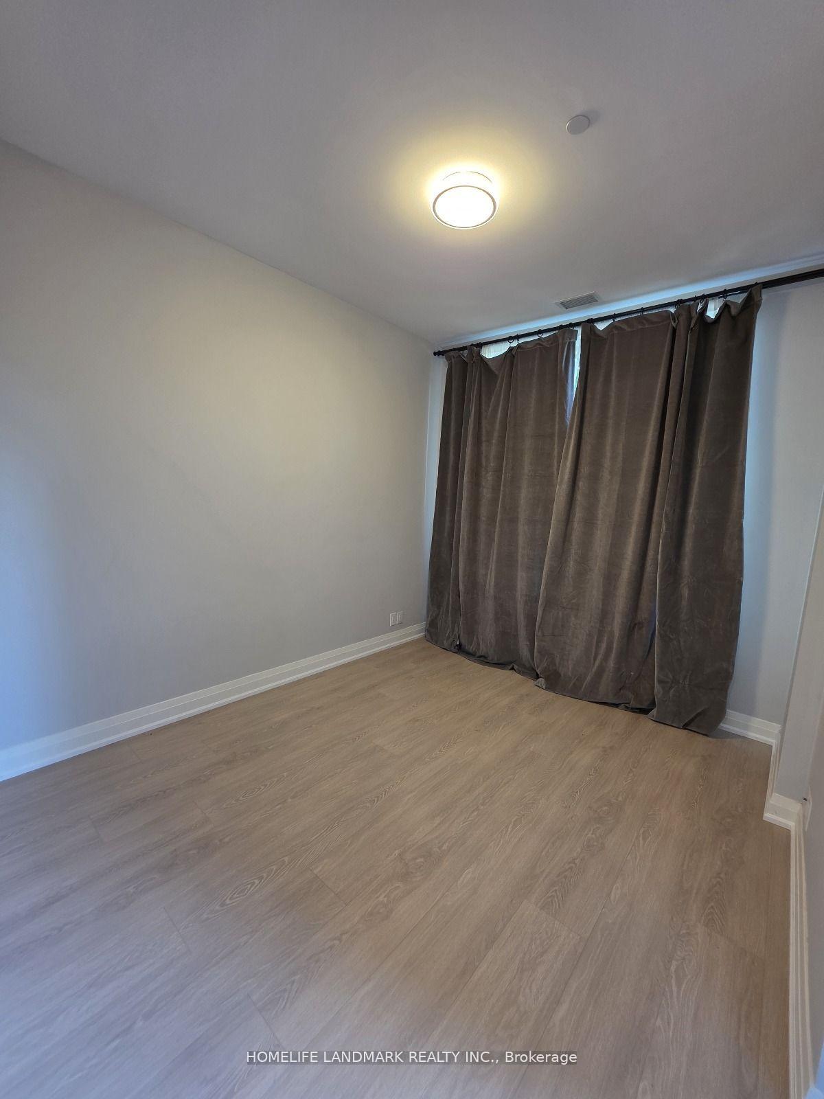 Photo 6 of Unit 116, 21 Clairtrell Road, North York, Willowdale East — HOMEH