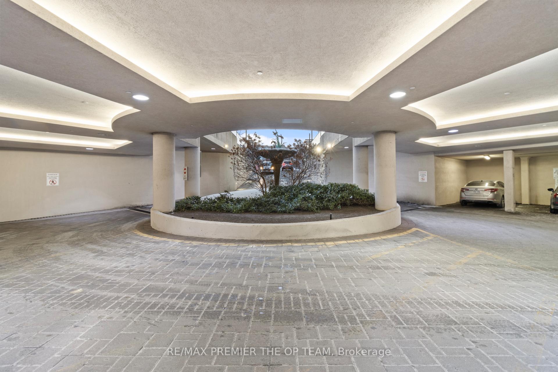 Photo 3 of Unit 1077, 23 Cox Boulevard, Markham, Unionville — HOMEH