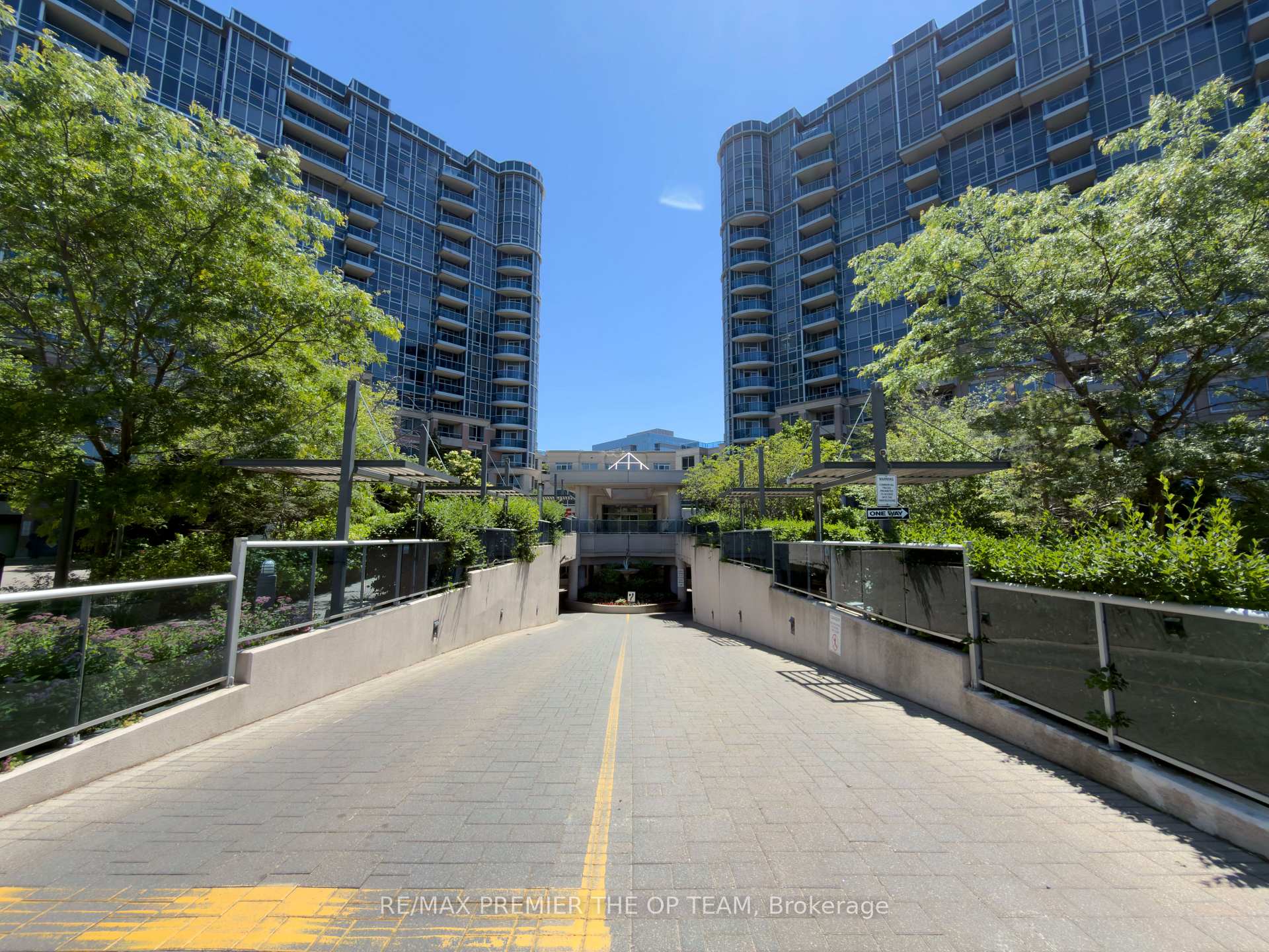 Photo 5 of Unit 1077, 23 Cox Boulevard, Markham, Unionville — HOMEH