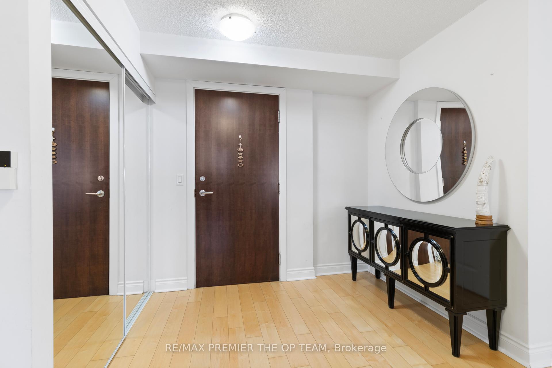 Photo 10 of Unit 1077, 23 Cox Boulevard, Markham, Unionville — HOMEH