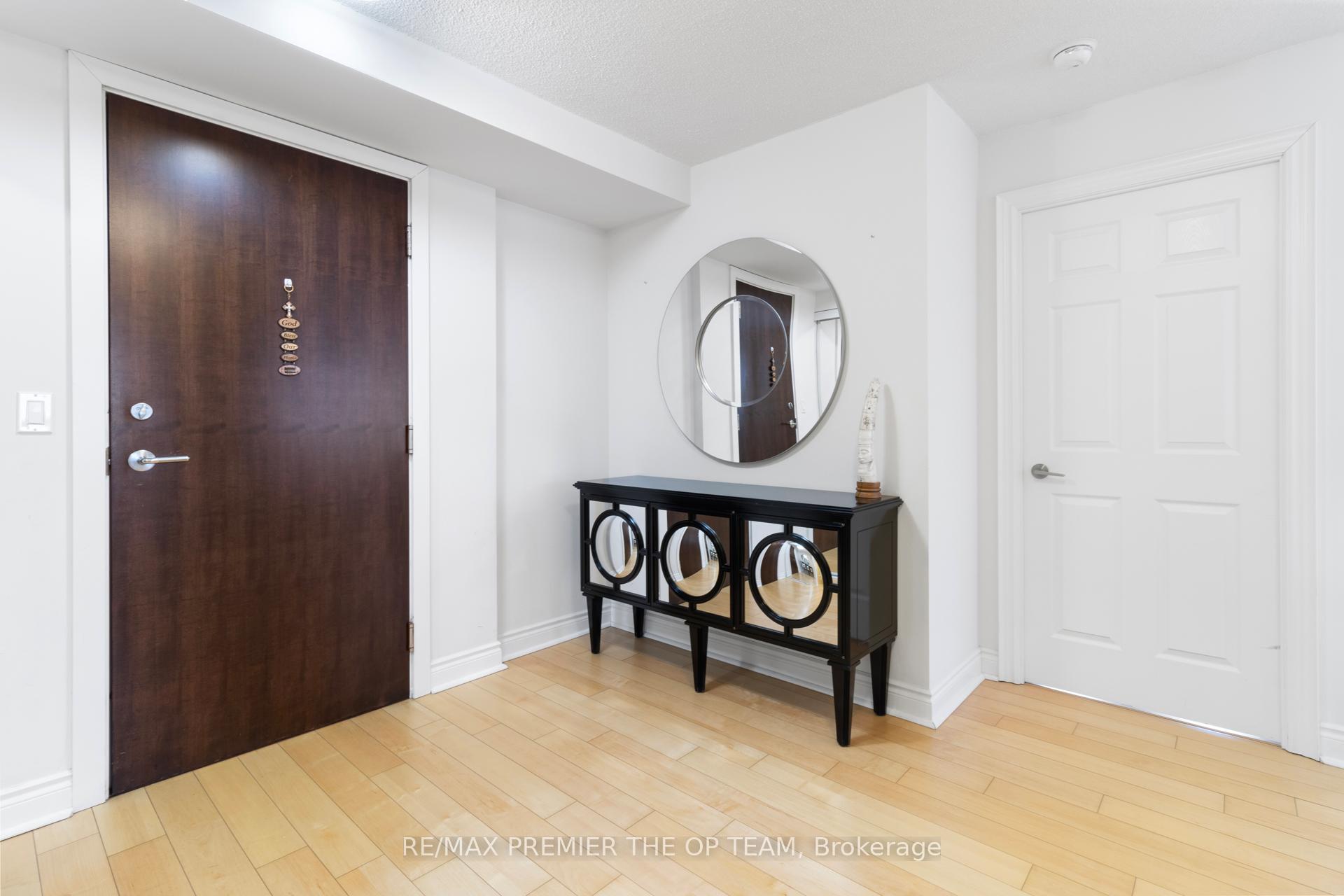 Photo 11 of Unit 1077, 23 Cox Boulevard, Markham, Unionville — HOMEH