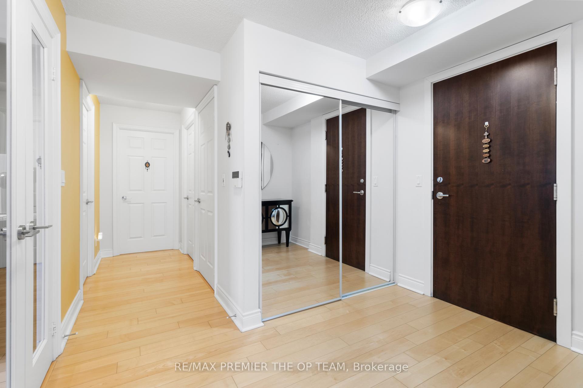 Photo 13 of Unit 1077, 23 Cox Boulevard, Markham, Unionville — HOMEH