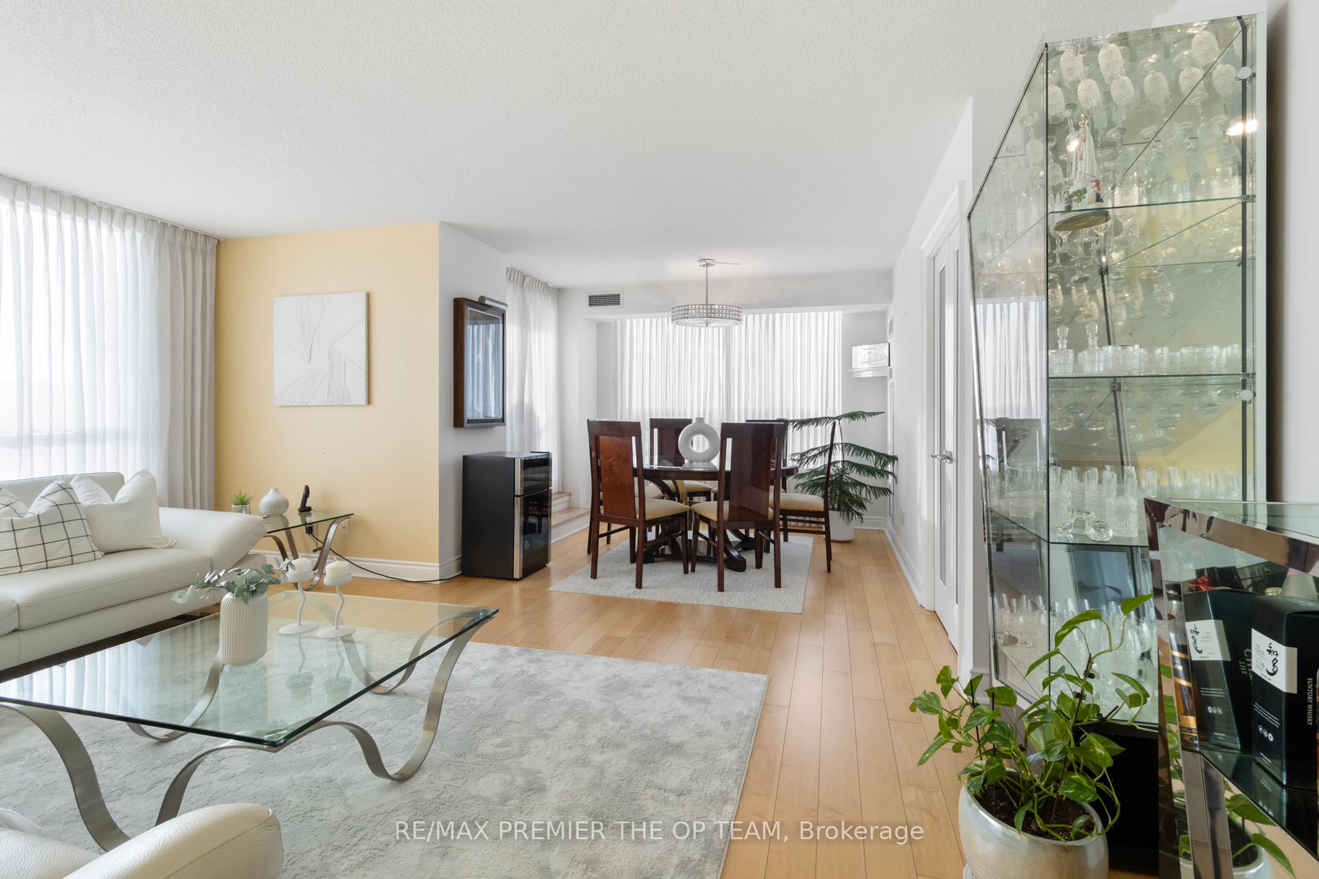 Photo 23 of Unit 1077, 23 Cox Boulevard, Markham, Unionville — HOMEH