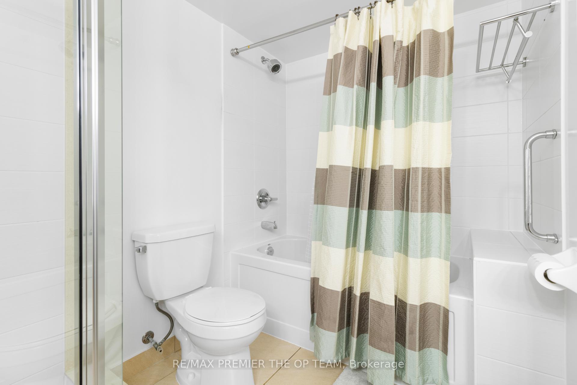 Photo 32 of Unit 1077, 23 Cox Boulevard, Markham, Unionville — HOMEH