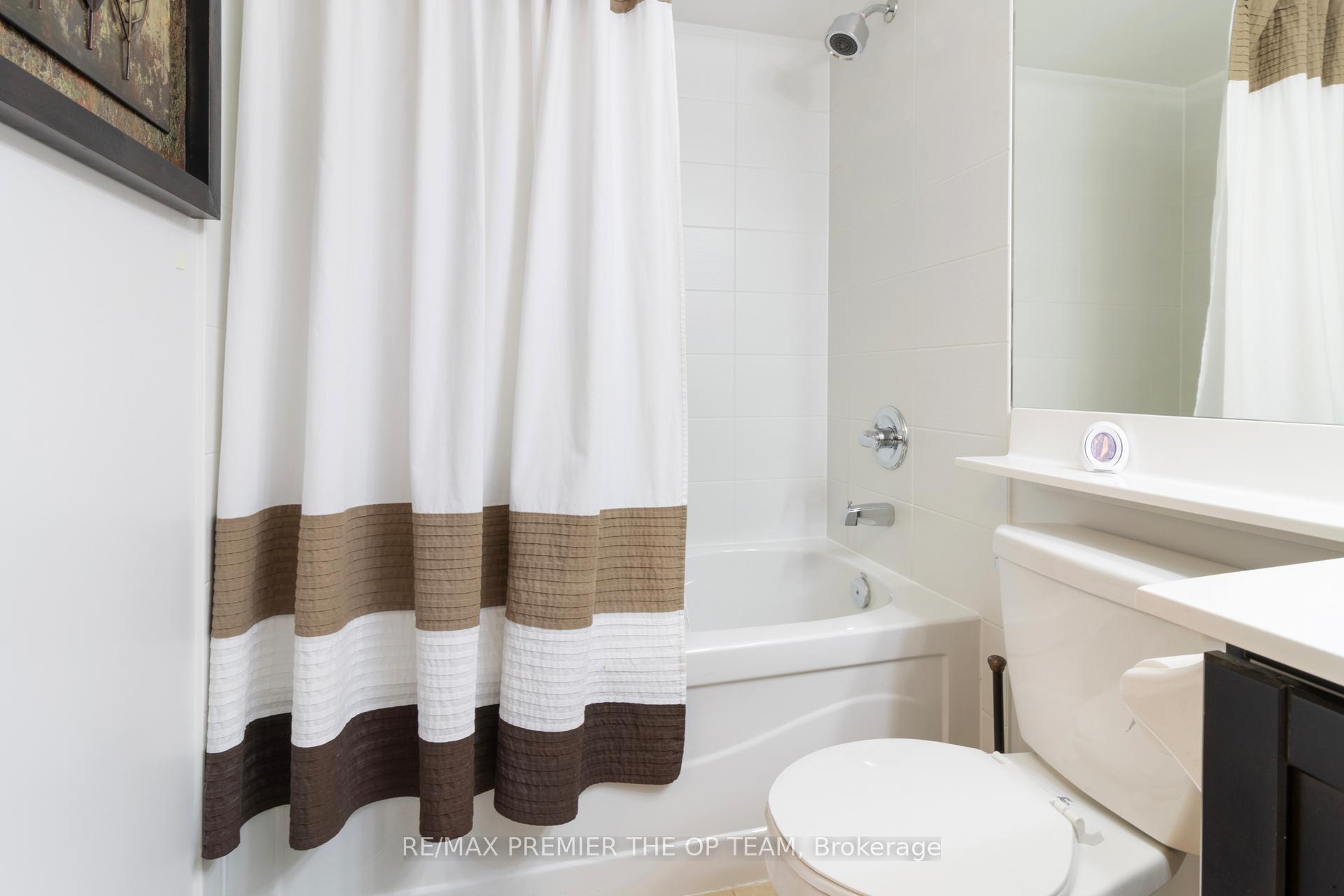 Photo 36 of Unit 1077, 23 Cox Boulevard, Markham, Unionville — HOMEH