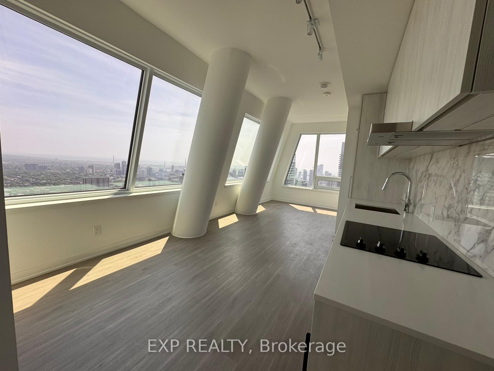 Photo 8 of Unit 5809, 8 Wellesley Street W, Toronto, Bay Street Corridor — HOMEH