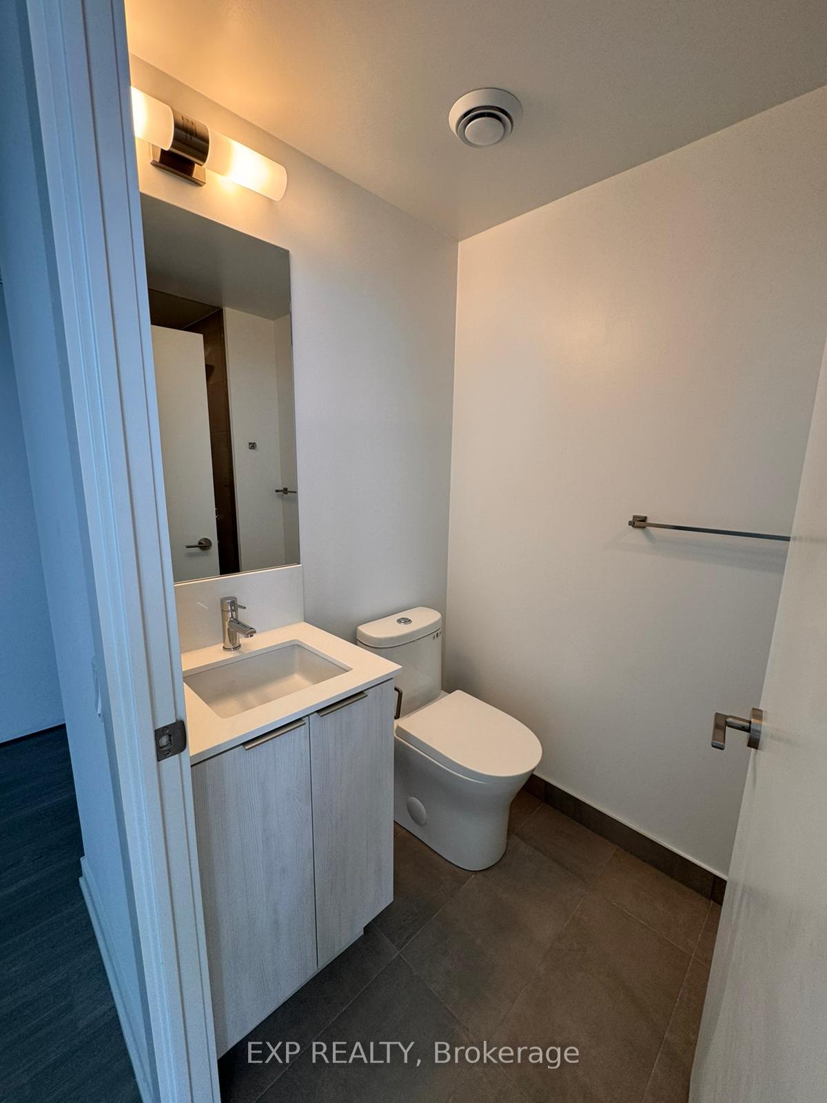 Photo 19 of Unit 5809, 8 Wellesley Street W, Toronto, Bay Street Corridor — HOMEH