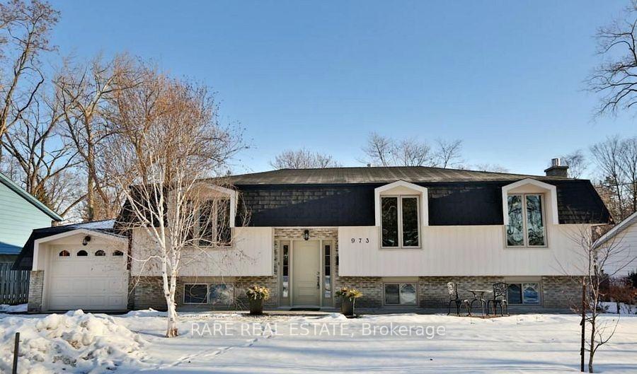 Photo 6 of 973 Falcon Boulevard N, Burlington, LaSalle — HOMEH