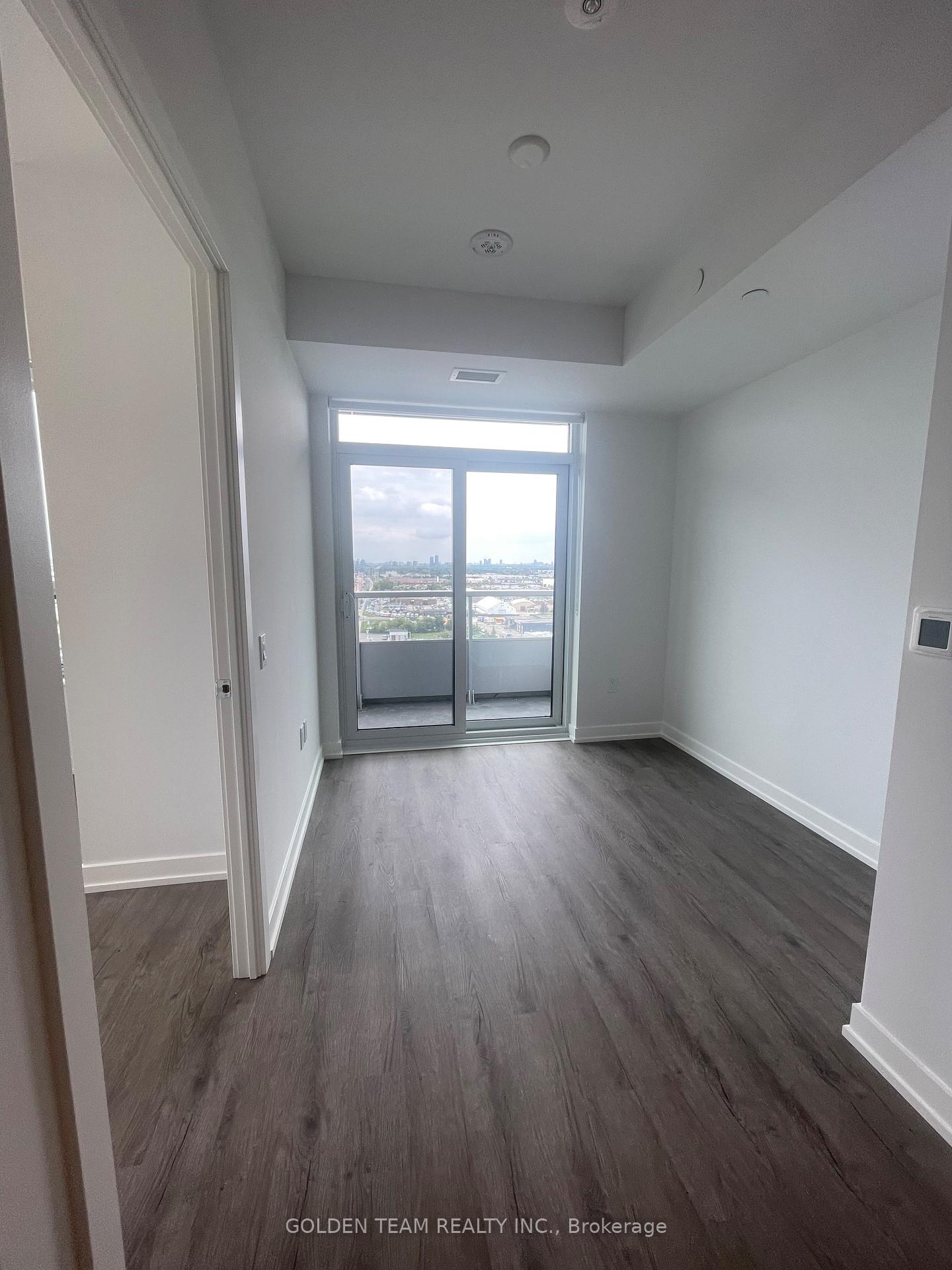 Photo 5 of Unit 1202, 5 Meadowdale Road, Vaughan, Vaughan Corporate Centre — HOMEH