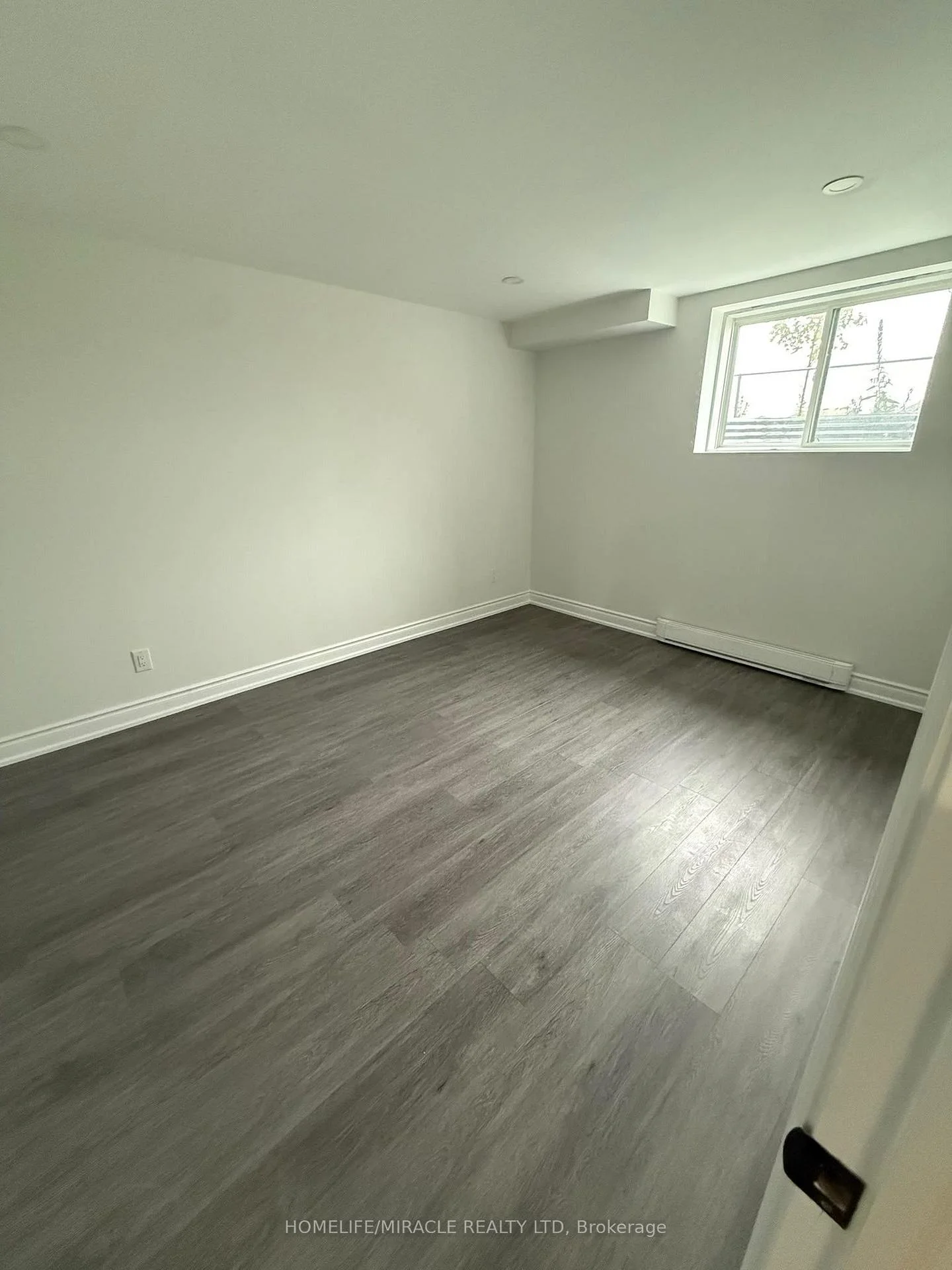 Photo 12 of Unit Bsmt, 24 Phoenix Boulevard, Barrie, Rural Barrie Southeast — HOMEH