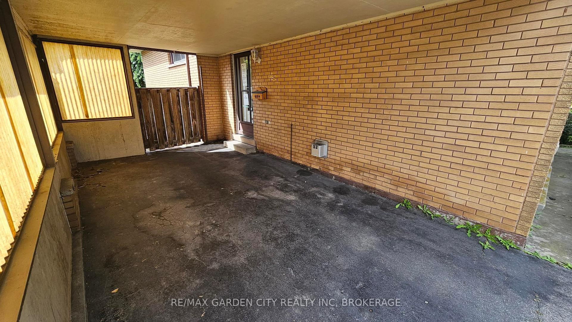 Photo 3 of 48 Manning Avenue, Hamilton, Greeningdon — HOMEH